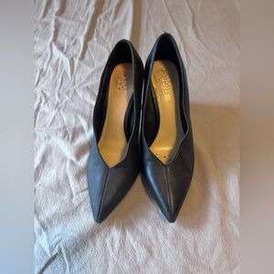 ✨ Vince Camuto - black women’s heals